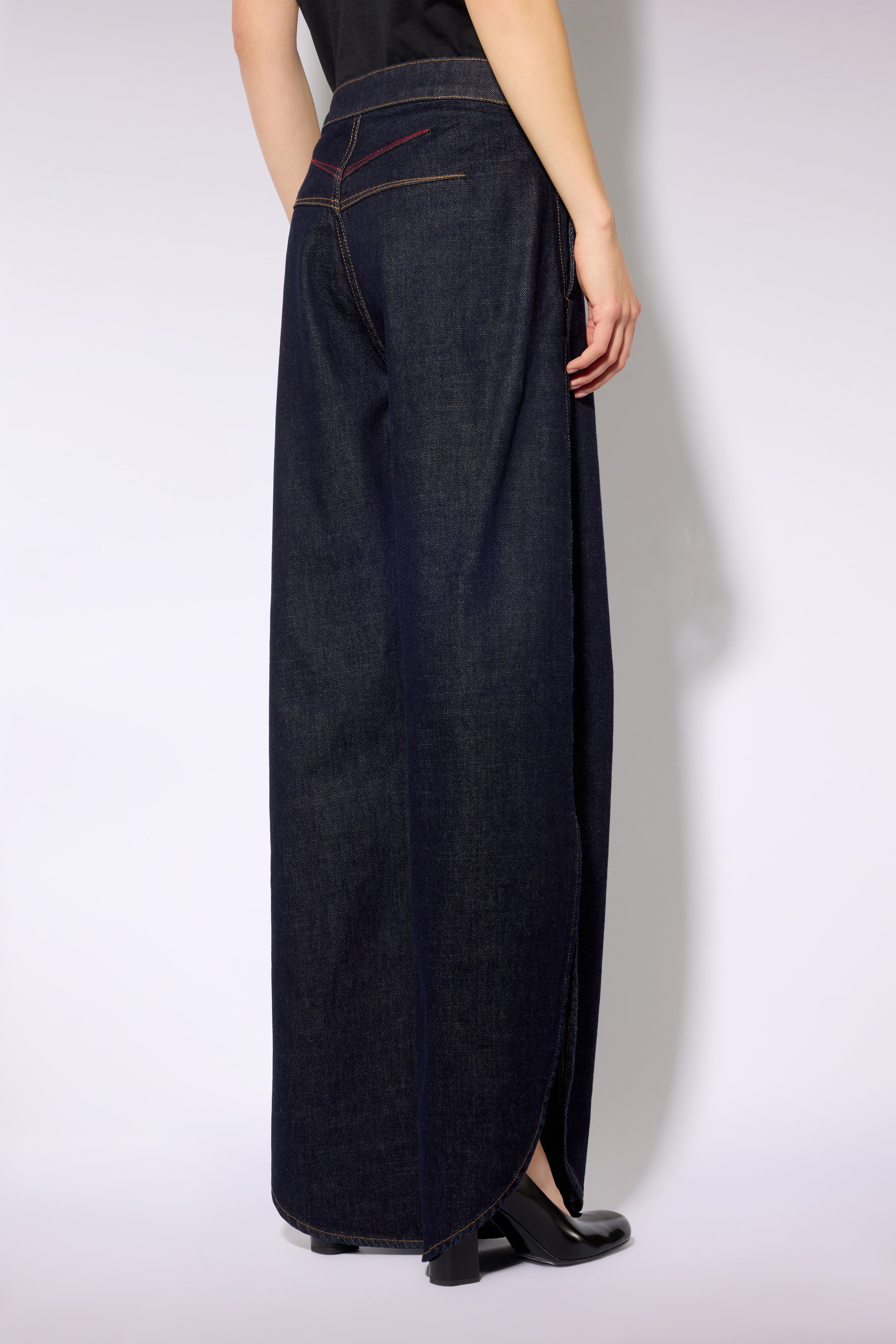 JEANS-MANOLO