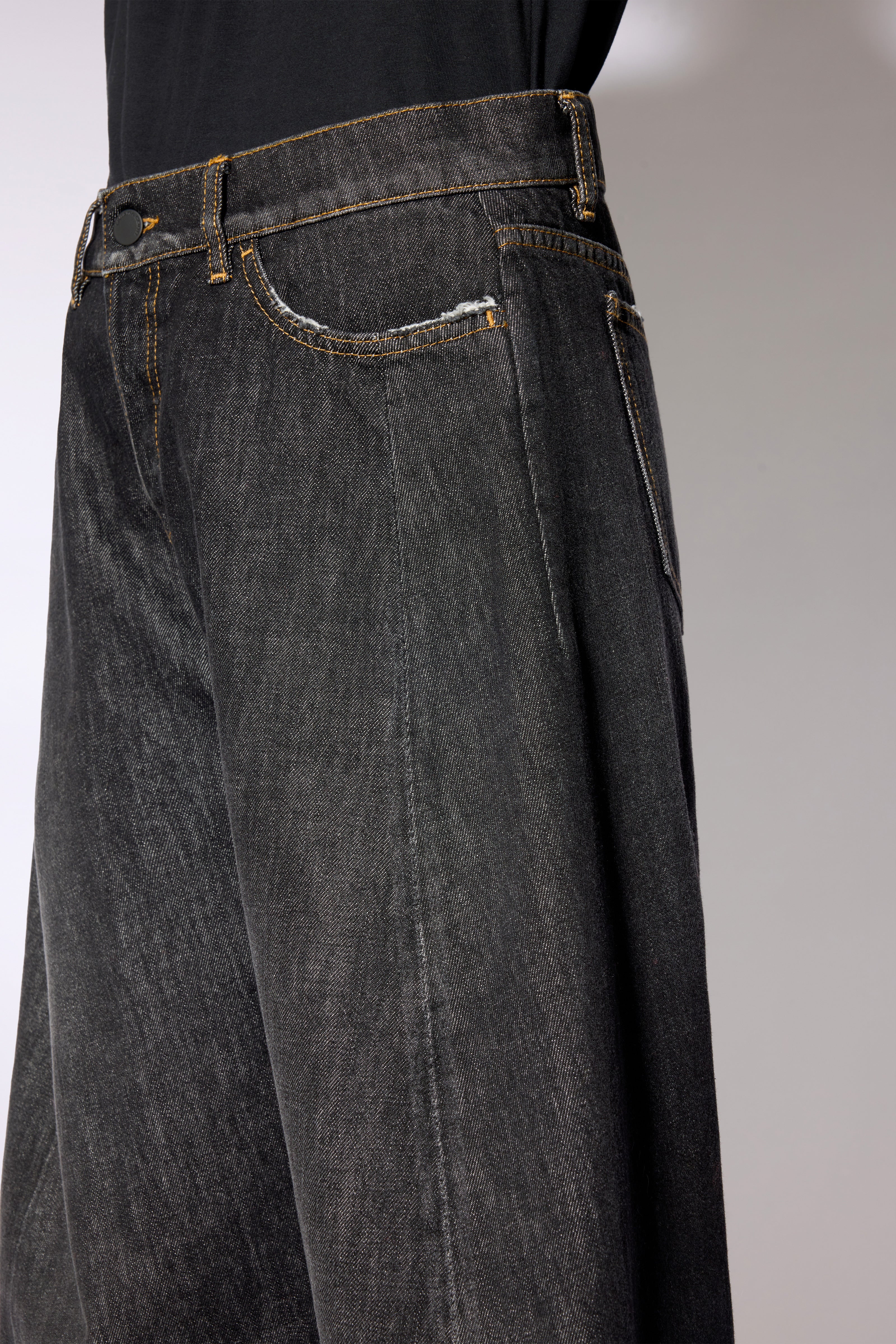 JEANS-JAMES